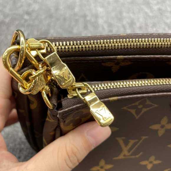 100% Authentic LOUIS VUITTON Multi Pochette Accessories W/P Monogram Bag - Picture 4 of 15